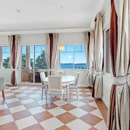 Les Tourelles Apart Otel 3*
