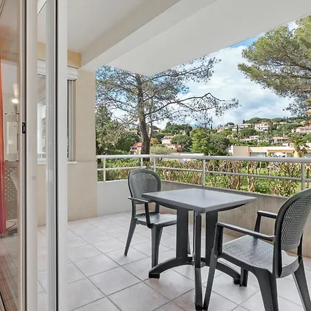 Aparthotel Les Tourelles 3*